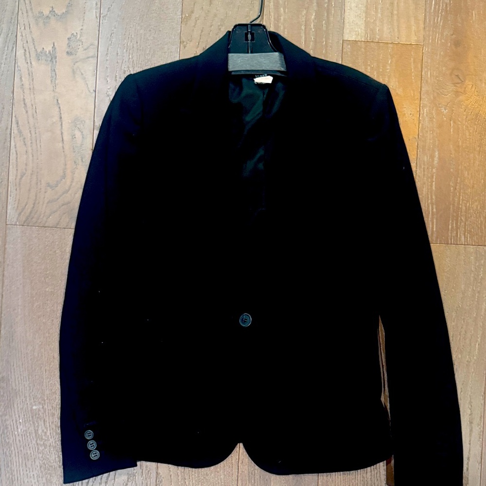 Jcrew women’s black suit blazer 
Size 6
